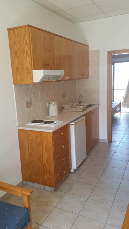 Pissouriana Hotel Apartments Екстер'єр фото
