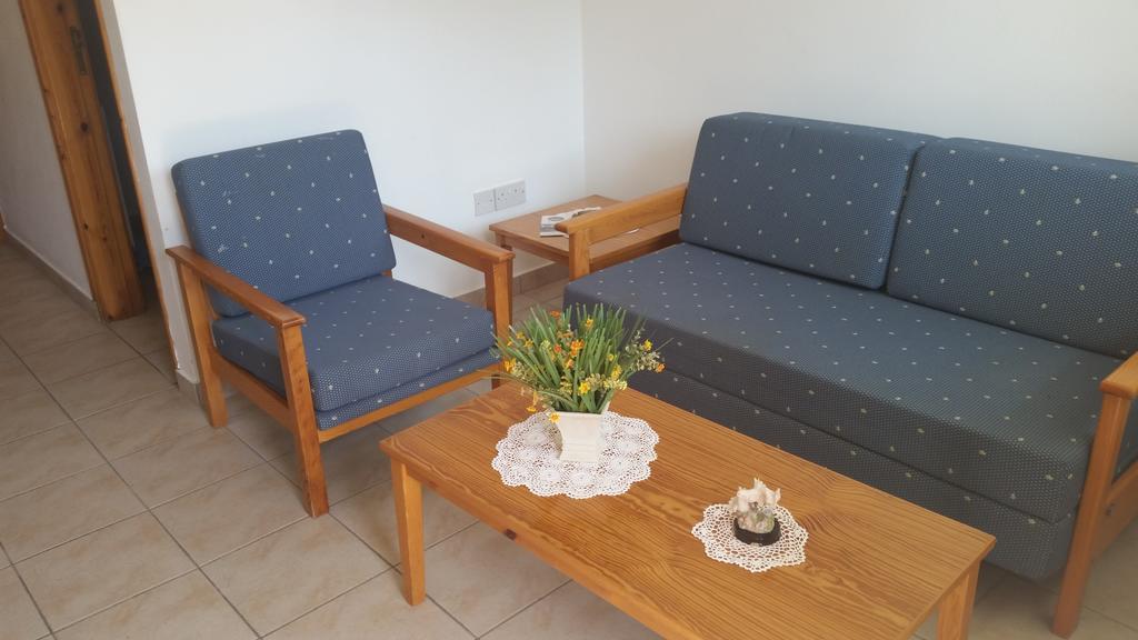 Pissouriana Hotel Apartments Екстер'єр фото