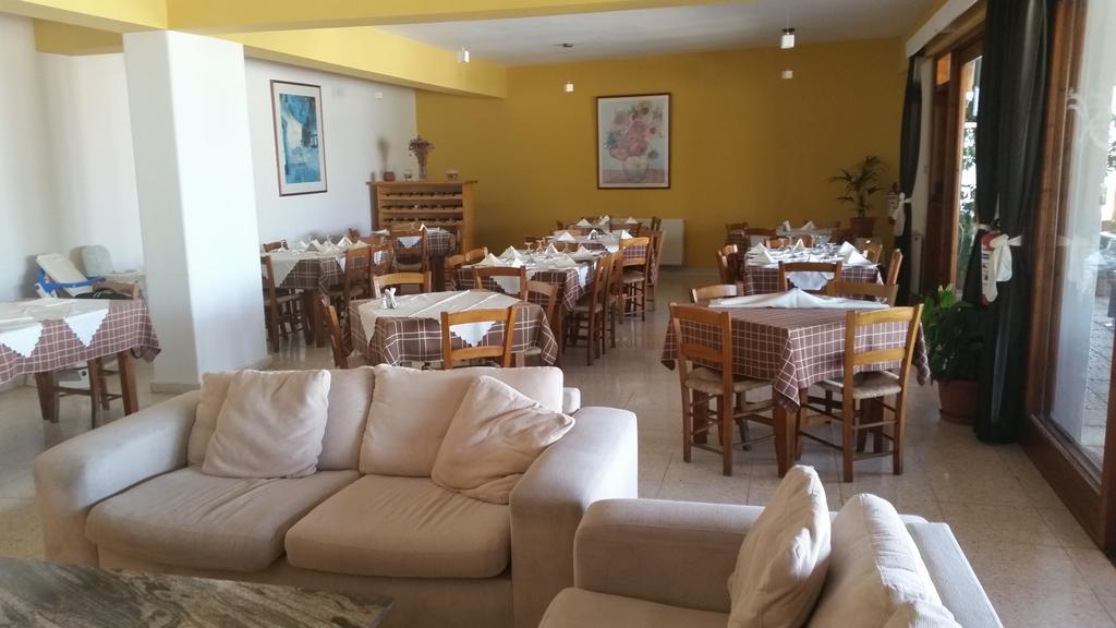 Pissouriana Hotel Apartments Екстер'єр фото